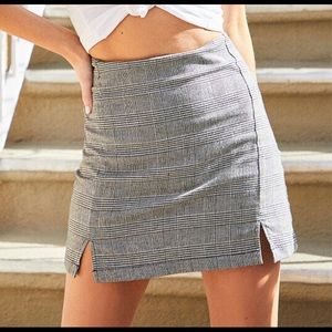 BRANDY MELVILLE skirt